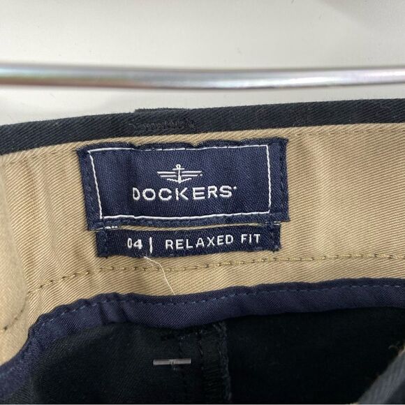 Dockers Men’s Black D4 Relaxed Fit Chino Pants W40 L32 - Picture 2 of 4